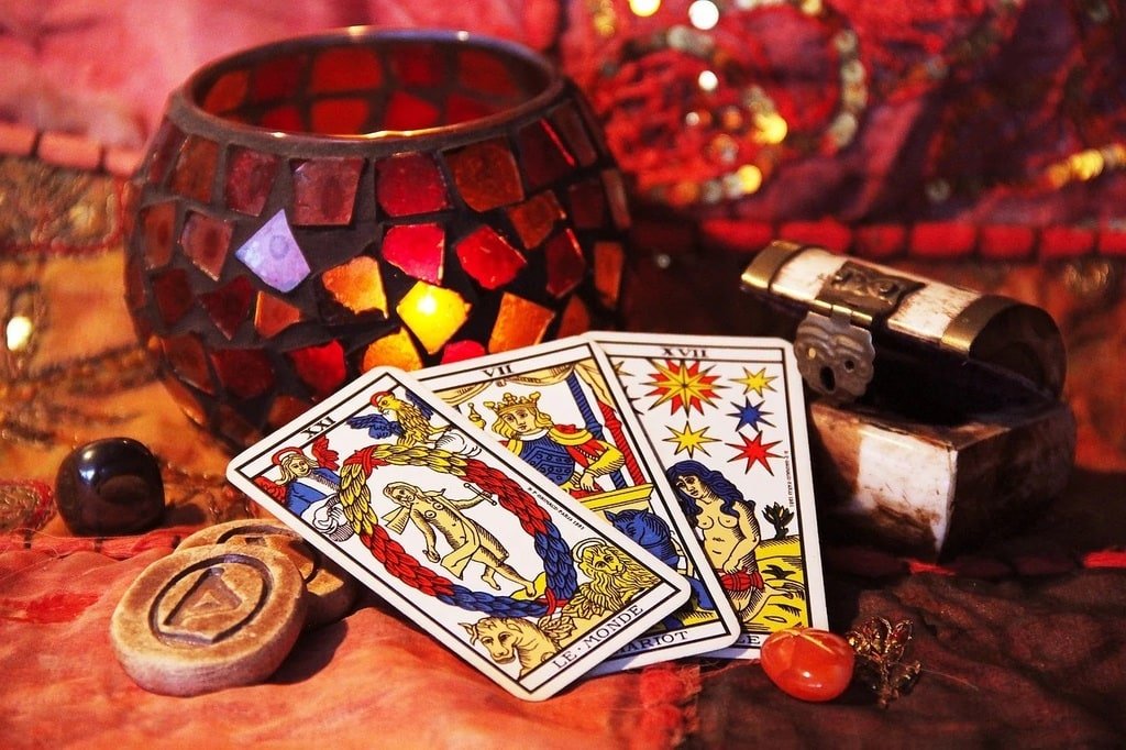 Tarot de Marseille : quelles sont les cartes les plus positives ?